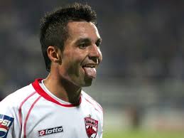 EXCLUSIV. Poveste fabuloasă din vestiarul lui Dinamo. Cum a ascuns  Florentin Petre că are un copil și cum a reacționat Cornel Dinu când a  aflat: „Cine-i ăsta, mă?”. VIDEO