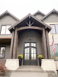 I have noticed a growing trend in darker exterior trim paint colors. Modern Farmhouse Interiors With Subtle Fall Decor Home Bunch Interior Design Ideas