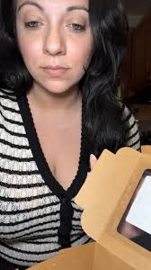 We all know @simplysilva_ is cranking out that amazing sourdough but she’s  released limited supply cinnamon buns … wow lol @ambeecoffee dinner #reels  #whatieatinaday #review #wieiad #greeneyedvixen