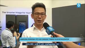 Samsung fokus kepada barangan mobile smartphone. Samsung Perkenal Peti Ais Canggih Family Hub Refrigerator Youtube