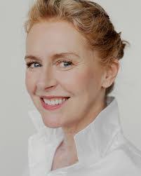 Amanda Barron's Instagram, Twitter & Facebook