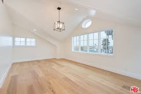 Trim colors other than white are often overlooked, but can have a dramatic effect on a room. Bmoore Simply White Trim Cloud White Walls White Dove Benjamin Moore Walls Interior House Colors White Walls