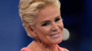 Zwei beziehungen mit fußballspielern haben claudia effenberg überhaupt erst bekannt gemacht. Unfair Carmen Und Claudia An Schlag Den Star Sprossenwand Promiflash De
