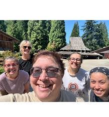 Holly Cruise's Instagram, Twitter & Facebook