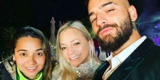 Maluma otra vez fue pillado junto a la colombiana susana gomez luego de asegurar que está soltero. Maluma Natalia Barulich Mama Nueva Novia Susana Gomez Canal 1