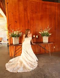 The Savannah Wedding Barn Sulphur Springs Tx Www Savannahweddingbarn Com Rustic Elegant Wedding Barn Wedding Savannah Wedding