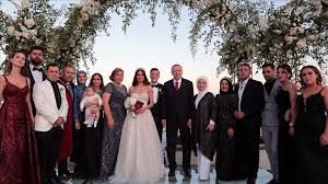 20 yaşındayken milli takımda oynamaya. Turkey S Erdogan Acts As Witness At Mesut Ozil S Wedding