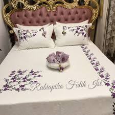 Goruntunun Olasi Icerigi Ic Mekan Embroidered Sheets Embroidered Cushions Embroidered Bedding
