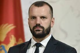 He told them what he was doing and how to collaborate better