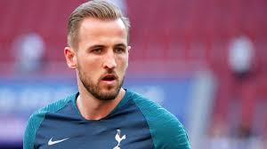 A limited number of fans (2000) are welcomed back to stadiums to watch elite. Harry Kane Ratselraten Um Einsatz Des Tottenham Kapitans