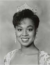 Carolyn Sapp's Instagram, Twitter & Facebook