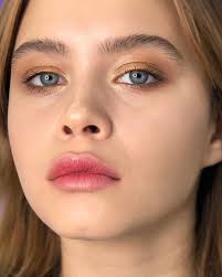 These Are 12 Best 2020 Makeup Trends From Instagram That Are Going To Be Everywhere In The New Year Think Wat Colored Mascara Makeup Trends Fall Makeup Trend