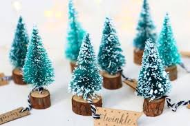 Download 9 Easy Christmas Crafts To Make That Sell Like Crazy 2020 Update Typically Topical Yellowimages Mockups