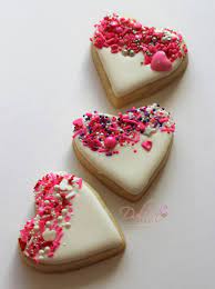 How To Decorate Easy Valentine S Day Cookies Cookie Decorating Sugar Cookies Decorated Valentine Sugar Cookies