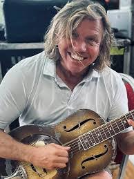 Dan Karn's Instagram, Twitter & Facebook