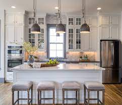 Trending On Houzz Is This Fresh Kitchen Via Saussy Burbank White Kitchen Design Kitchen Design Kitchen Layout