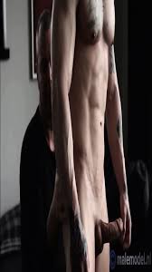 Model Gets A Big Erection During Photoshoot - EPORNER