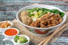 Biasanya ada warna kekuningan di minyak dan bumbu ayam. Tips Membuat Bakmi Ayam Yang Enak Dan Mudah Dari Koki Profesional