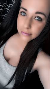 hey!! I'm new to the group. I'm 11 and female and I've been drawing for 10  years. X3