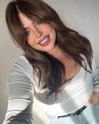 Amanda Bellinger's Instagram, Twitter & Facebook