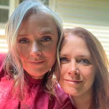 What is the best table setup for a handbell group performance?