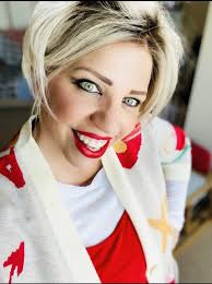 Donna Easton's Instagram, Twitter & Facebook