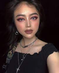 makeup panosundaki pin