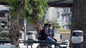 Φαίνεται ότι δυστυχώς, οι έλληνες στηρίζουν τα δικαιώματα των λοατκι ατόμων μόνο στα λόγια. Korwnoios Kypros Anoigoyn Ta Nyxterina Kentra Telos Sthn Apagoreysh Kykloforias