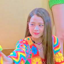 pin by كيم جيسو ꬻ ꬶ ꬴ ɩ 지민 𖥦 on صور منعش من صنعي tie dye top dyed tops women