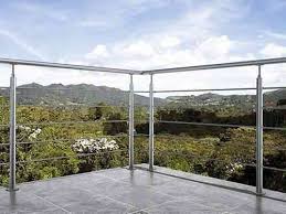 Souvent déclinée en bois ou en métal, une balustrade permet de délimiter harmonieusement votre terrasse ou votre balcon tout en sécurisant vos espaces. Garde Corps Terrasse Echelle Europeenne Garde Corps Pour Terrasses Et Balustrades