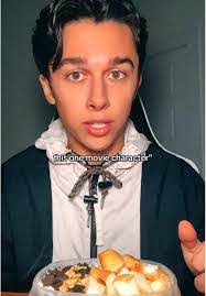 Tyler Sass's Instagram, Twitter & Facebook