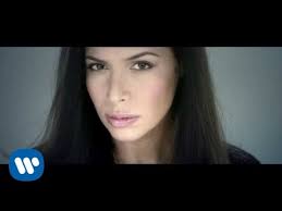 Quelques mois apr�s �tre devenue maman, la chanteuse revient en musique avec le. Zaho Divises 2013 Imvdb