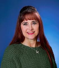 Kelli Hamilton's Instagram, Twitter & Facebook