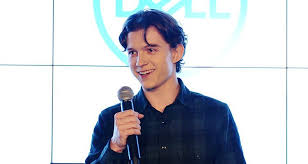 Taurus dominic is a comedian, who hosted radio show the small world of dominic holland on bbc's radio 4. Tom Holland Diet Weight Age Height Body Measurements 2018