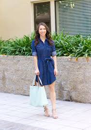 How To Style A Chambray Dress From Casual To Work Settings Petite Outfits Fashion Chambray Dress