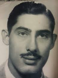 En esta ocasion les publico fotos que muestran parte de la historiade  Campechuela. MARCELINA BARAJAS, su nombre de soltera MARCELINA CABRERA  CONFECCIONA LAS TAZAS, ELLA ES HIJA DE JOAQIN CABRERA JURADO Y