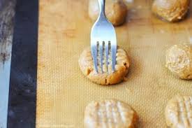 Ces Delicieux Biscuits Au Beurre D Arachides 3 Ingredients Sont Sans Sucre