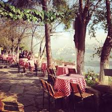 Creo Que Tengo Que Empezar A Viajar Un Poquito Mas Pierre Loti Cafe In Istanbul Hagia Sophia Seyahat Edilecek Yerler Istanbul