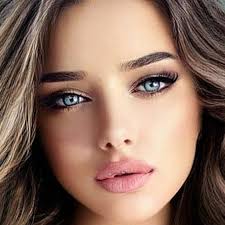 Julia Casto (@julia_bigtime) • Threads, Say more