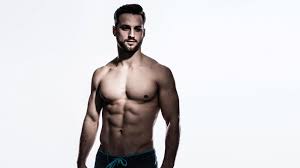 Raise the chest to initiate the crunch; Get A Six Pack In Four Weeks Coach