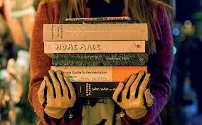 Ta Biblia Twn Kalofagadwn H Ka8hmerinh