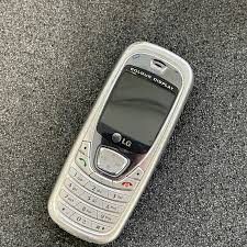 Tlačítkový telefon LG B2050