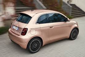 This guideline is available free of charge at all dealerships and from. Fiat 500 Elektro Auch Als Vierturer Die Testfahrer Auto Und Reise Magazin