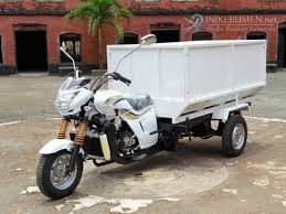 Namun karena fitrahnya sebagai motor, balis hanya bisa memuat dua orang dewasa, termasuk pengemudi. Mantap Muncul Group Kenalkan Motor Niaga Viar Karya Mdt Berdaya Angkut 1 5 Ton Ini Kebumen Media Rujukan Kebumen