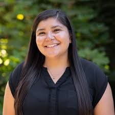 Kimberly Yarnall's Instagram, Twitter & Facebook