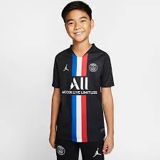 The jersey is framed by a black trim on the collar and sleeves. Jordan X Psg Gear Nike Za