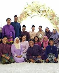 Keluargaku termasuk keluarga yang cukup berada. Nama Adik Beradik Haqiem Rusli Biodata Lengkap Haqiem Rusli Penyanyi Dengan Single Berjudul Segalanya Encikshino Com Beliau Merupakan Anak Kepada Pasangan Rusli Abdul Manaf Dan Nazrah Ahmad Nordin Serta Anak