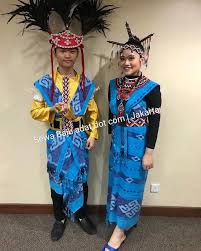 Ya, tidak hanya seorang diri, ia ditemani ayu dewi Baju Adat Nusa Tenggara Timur Baju Pesta Dan Kondangan Modern