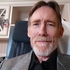 Baby octopus escapes and eats crabs at night