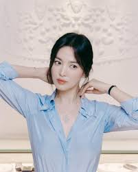 04.10.2021 · song hye kyo bị đàn em vượt mặt, lùi xuống vị trí thứ 3 với 12 triệu người theo dõi dù vậy, những bức ảnh trên trang cá nhân của mỹ nhân hậu duệ mặt trời vẫn thu hút được số lượng like khủng Song Hye Kyo Became The Top Endorsement In Korean Circles And His Personal Annual Income Surpassed Jun Ji Hyun And Son Ye Jin Minnews